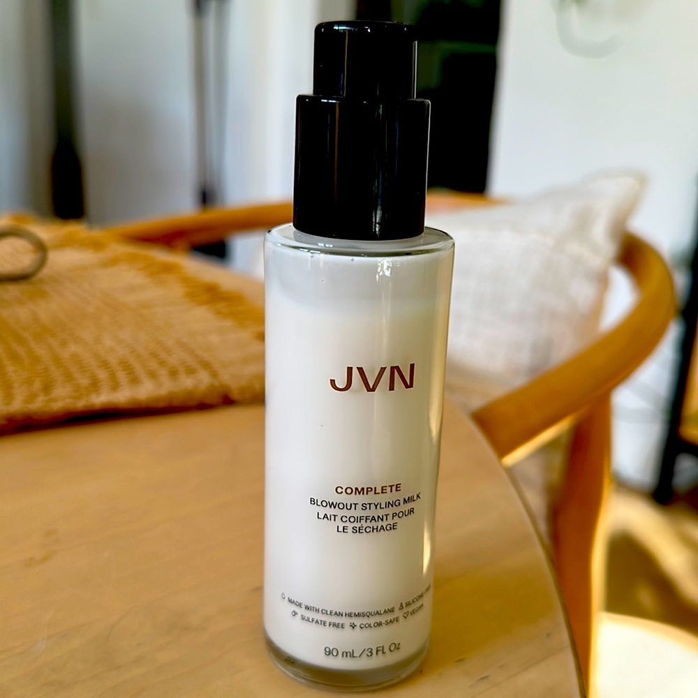 JVN complete blowout styling milk